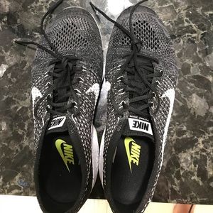 Nike flyknit zoom running shoes